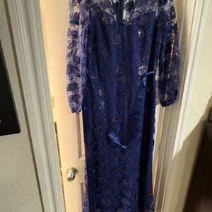 TAHARI Size 10P Party Dress